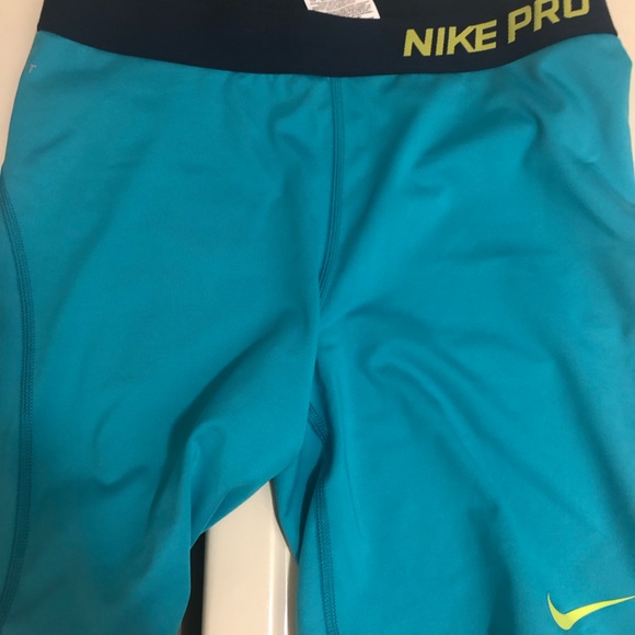 Men’s Nike Dri-Fit Compressions - Picture 2 of 4